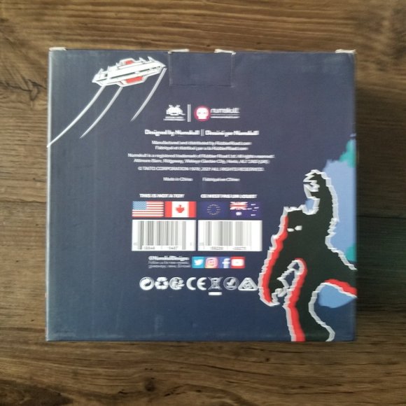 Space Invaders Official Desk Lamp / Wall Light - Picture 2 of 4